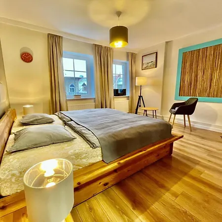 W Parku Przy Teatrze Apartment *