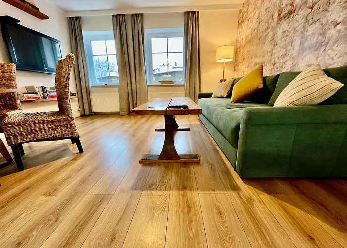 W Parku Przy Teatrze Szczawno-Zdroj